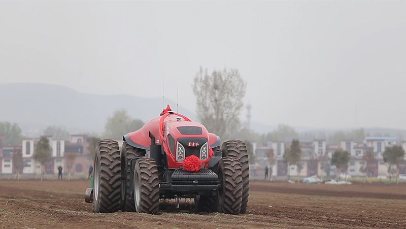 Le tracteur sans conducteur le plus avancé de YTO